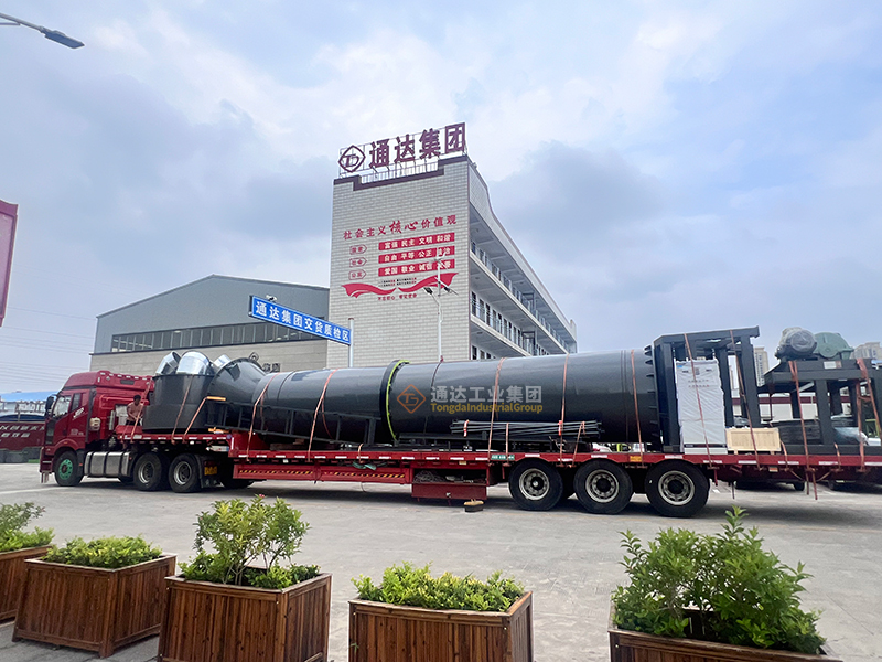 黑龍江克山年產5萬噸顆粒有機肥生產線第一車裝車發(fā)貨